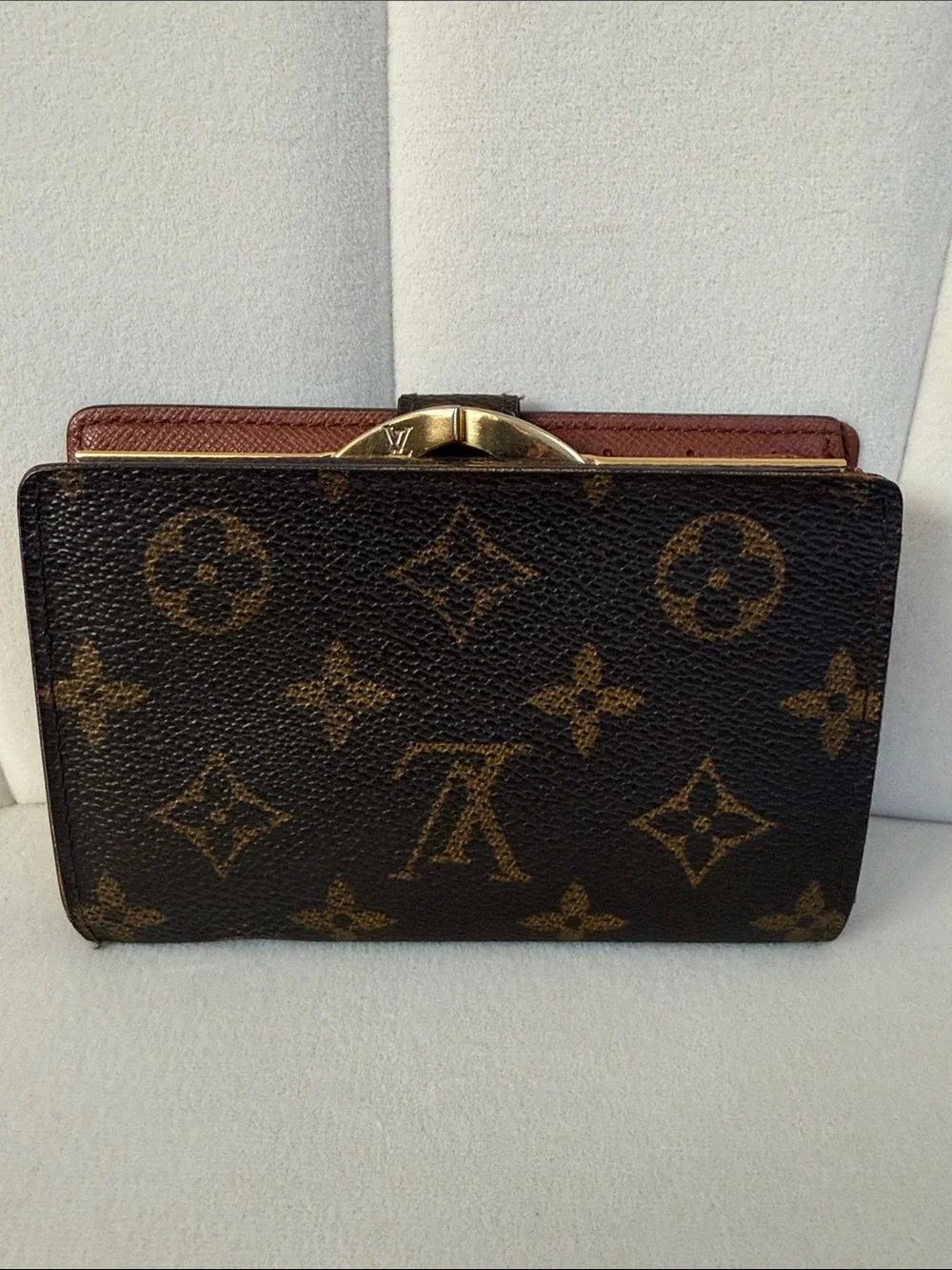 Louis Vuitton Monogram Kiss Lock Wallet Vintage Soft Snap Edge Shows Wear